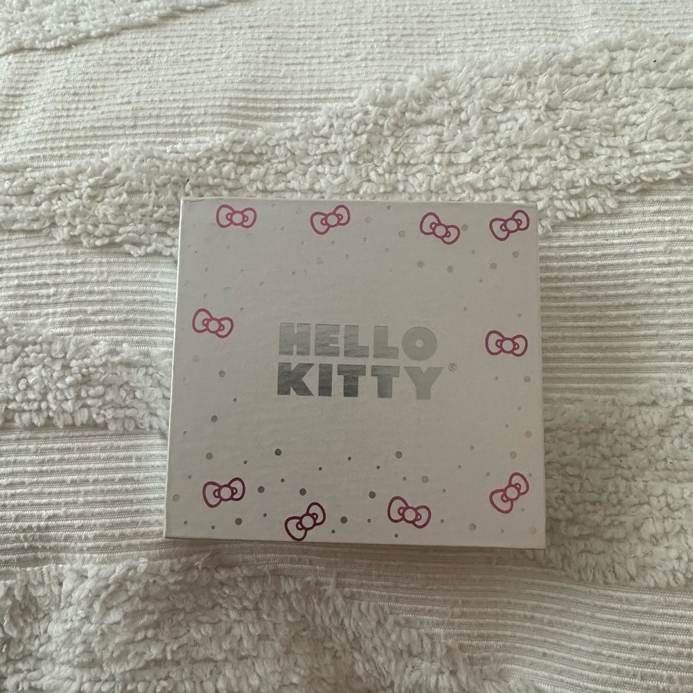 Hello Kitty Bracelet - Picture 2 of 3